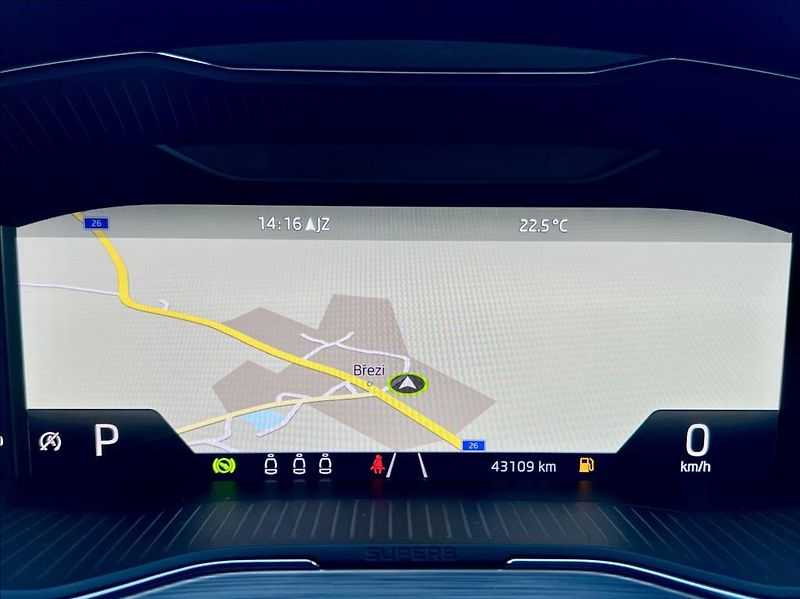 Škoda Superb 2,0 TDI DSG VIRTUAL ACC ZÁRUKA - fotka 22 z 48