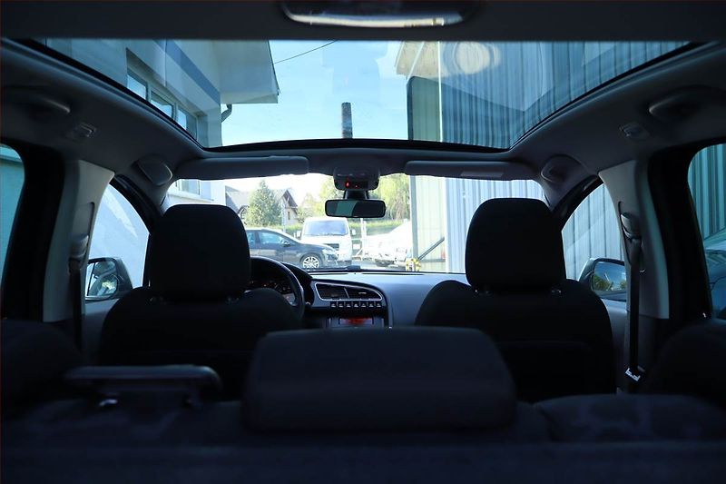 Peugeot 3008 (2009) 1.6 HDi, Tempomat - fotka 20 z 21