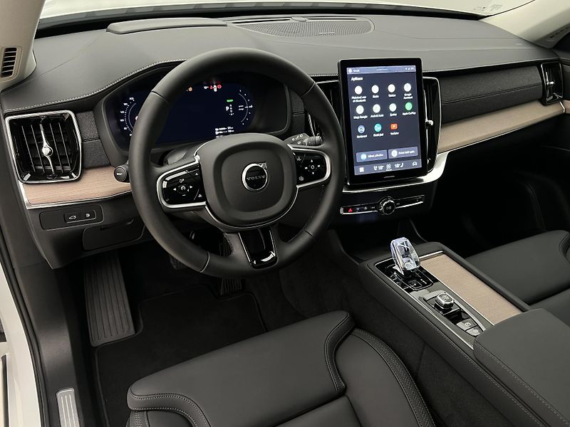 Volvo XC90 T8 RECH. PLUS DARK REZERVACE - fotka 16 z 49