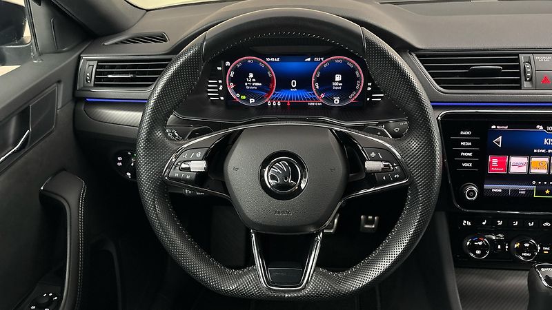 Škoda Superb 2.0 TSI DSG Sportline Combi - fotka 9 z 33