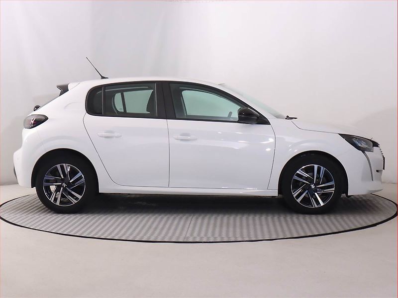 Peugeot 208 (2023) Active Pack 1.2 PureTech - fotka 6 z 19