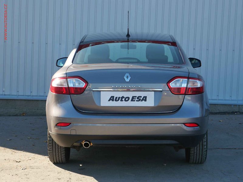 Renault Fluence (2013) 1.6i 16V, ČR, Techno - fotka 5 z 19