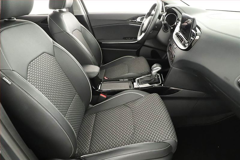 Kia XCeed (2025) 1.5 T-GDI, Top, Navigace - fotka 7 z 20