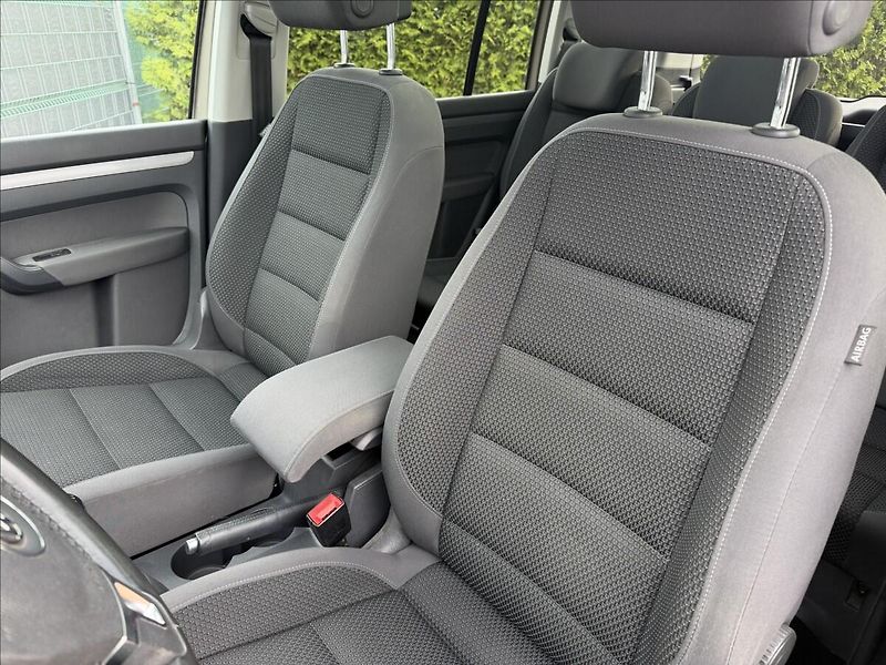 Volkswagen Touran 1.6 TDI Comfortline/Panorama/B - fotka 14 z 20