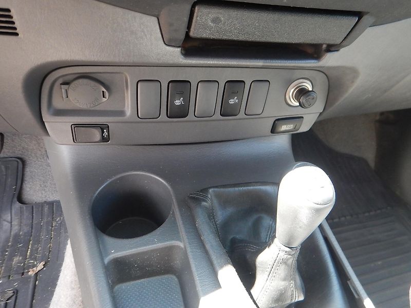 Toyota Hilux 3.0 D-4D, 4x4, AUTOMAT, TAŽNÉ - fotka 23 z 26
