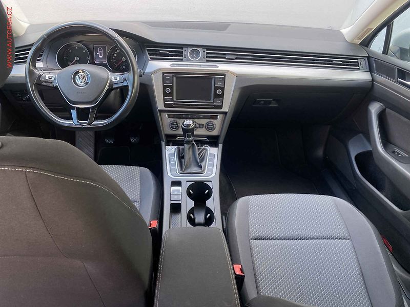 Volkswagen Passat (2017) 1.6 TDi, AAC, tempo - fotka 8 z 16