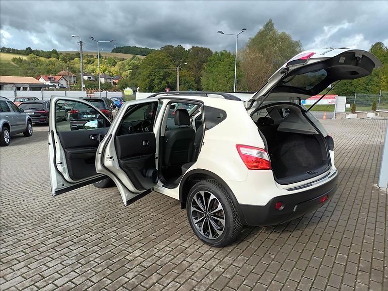 Nissan Qashqai 2,0 dCi 110 kW Automat,4X4,TZ - fotka 10 z 40