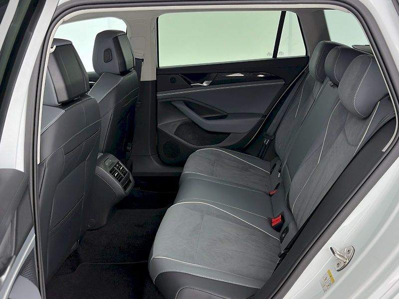 Volkswagen Passat (2024) Business 1.5 TSI 110kW DSG - fotka 8 z 35