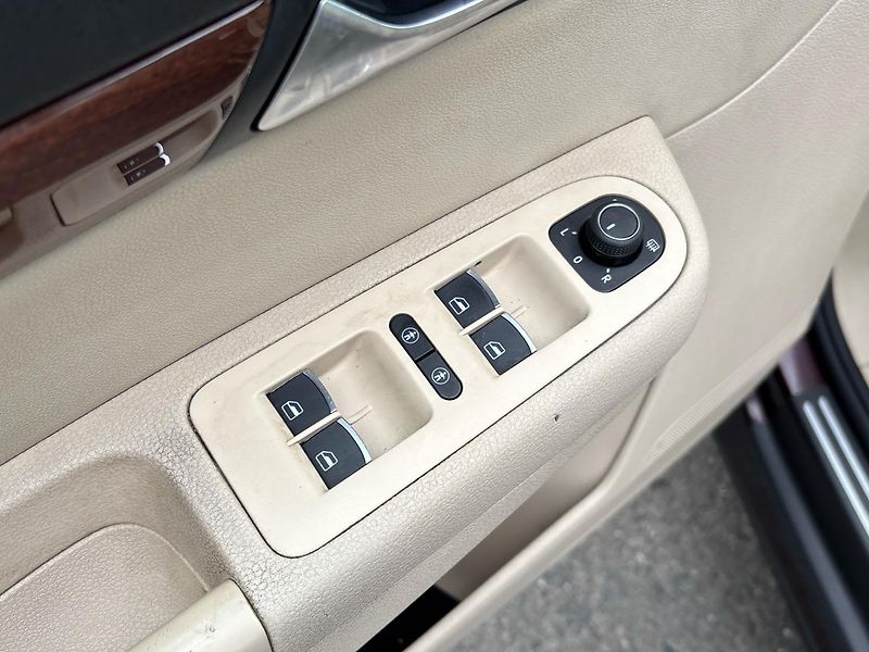 Volkswagen Sharan 4Motion, Highline - fotka 20 z 25