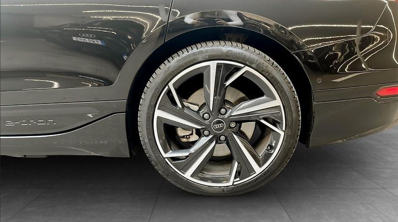 Audi A6 Avant e-tron AWD S-line 100kWh Tažné - fotka 6 z 21