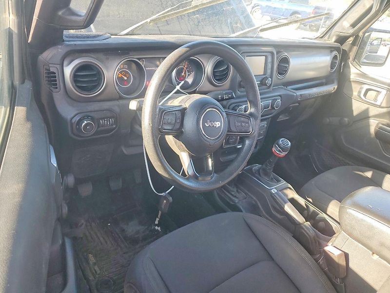 Jeep Wrangler (2020) Auto na cestě - fotka 8 z 11