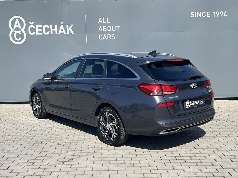 Hyundai i30 (2020) - fotka 7 z 44