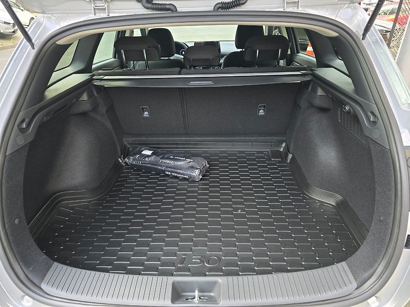 Hyundai i30 (2026) 1.0 T-GDi Go Czech - fotka 25 z 25