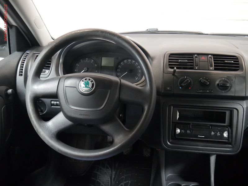 Škoda Fabia (2010) 1.2 TSI, ČR, AC - fotka 13 z 15