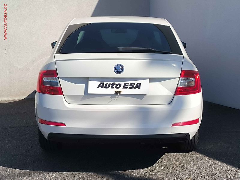 Škoda Octavia (2015) 1.6TDi, ČR, AC, výhřev sed. - fotka 5 z 17