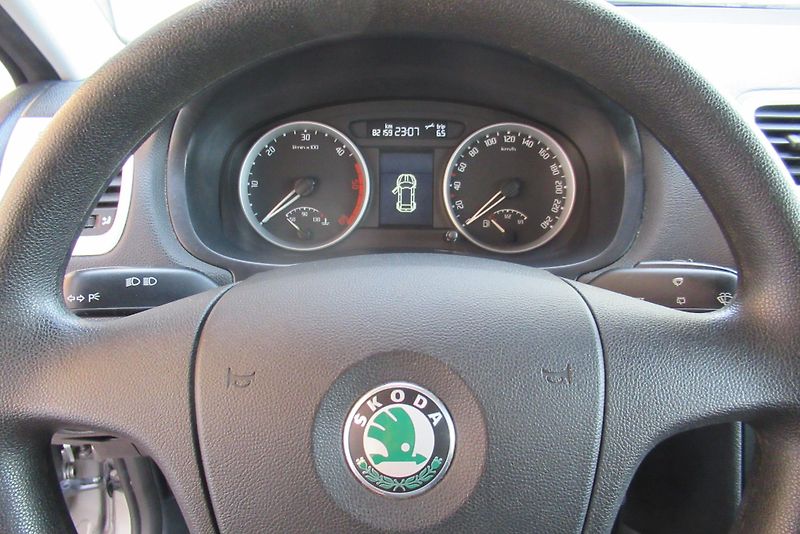 Škoda Roomster 1.4 TDi AUT. KLIMA SADA KOL - fotka 12 z 23