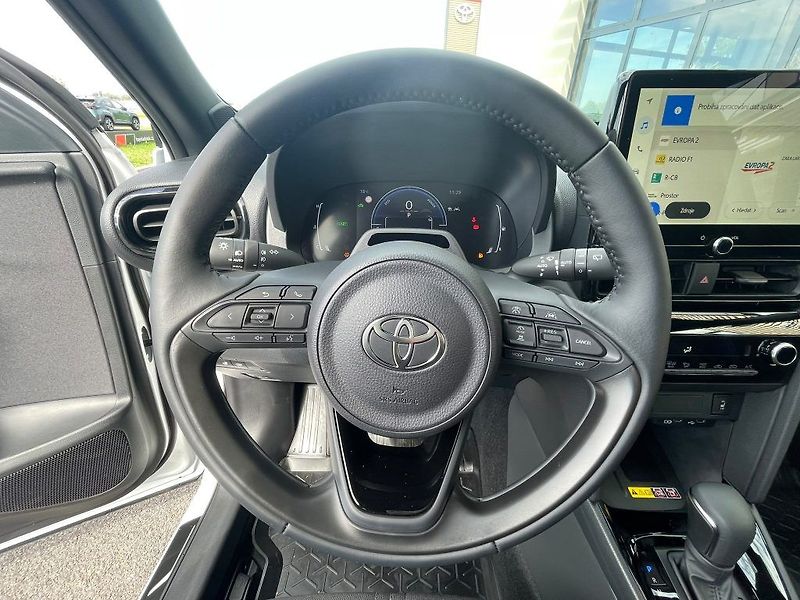 Toyota Yaris Cross 1.5 Hybrid 130k FWD Style - fotka 19 z 28
