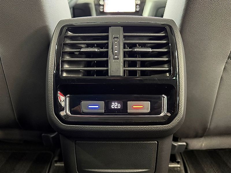 Volkswagen Passat 2.0TDI 147KW DSG 4MOTION ELEGA - fotka 23 z 25