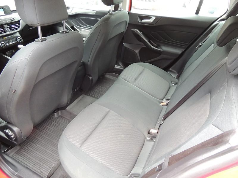 Ford Focus (2019) Combi 1.0i,92kw,ČR,1.majitel - fotka 42 z 49