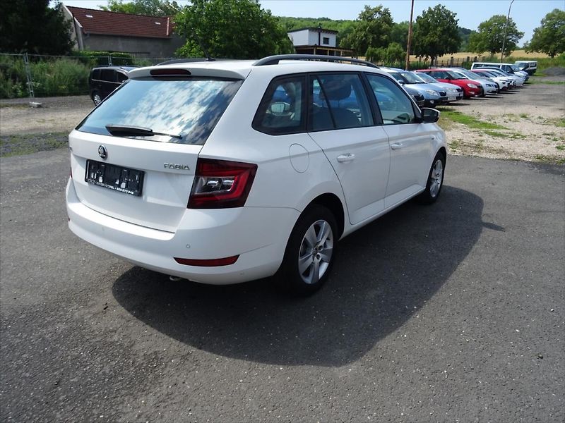 Škoda Fabia 1,0 TSi 70 kW  Clever - fotka 4 z 32