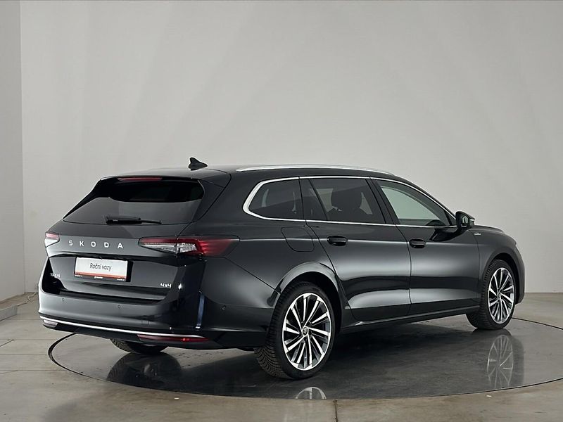 Škoda Superb Laurin & Klement 4x4 DSG - fotka 2 z 31