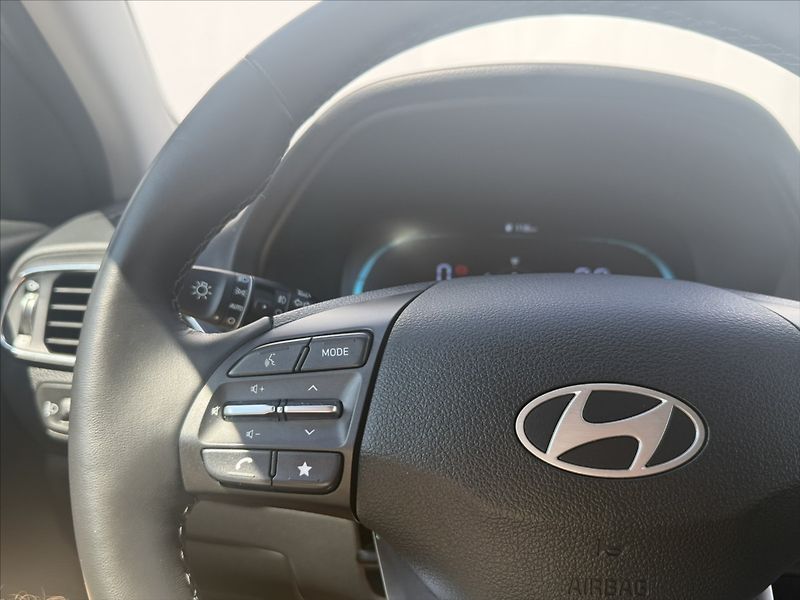 Hyundai i30 1,5 CVVT 71kW Family Climate - fotka 11 z 25