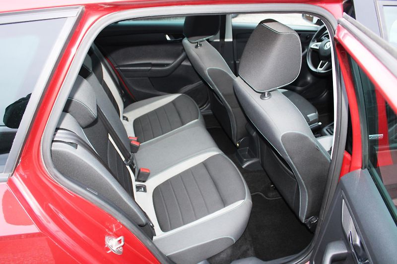 Škoda Fabia (2016) 1,2TSI PANORAMA DSG TEMPOMAT - fotka 12 z 16