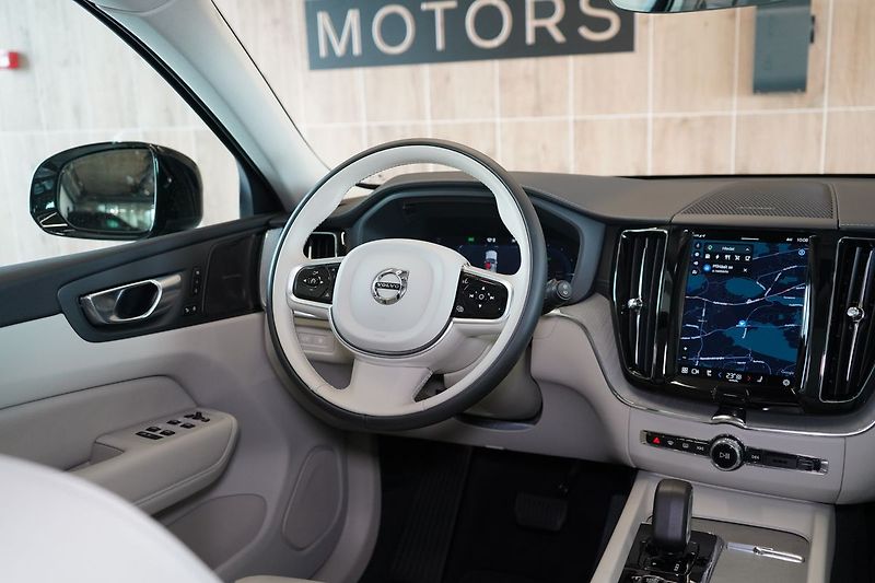 Volvo XC60 T8 Ultra Dark PHEV, Pano, 360° - fotka 47 z 48