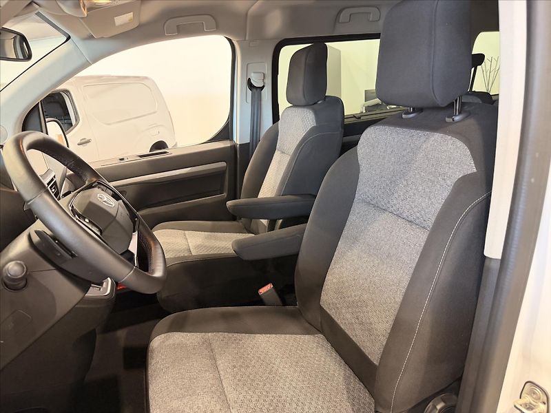 Toyota ProAce Verso 2,0 L2  Family 8S  2.0L Diesel - fotka 11 z 13