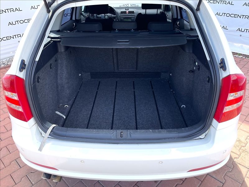 Škoda Octavia 1,8 TSi,118kW,RS paket - fotka 9 z 20