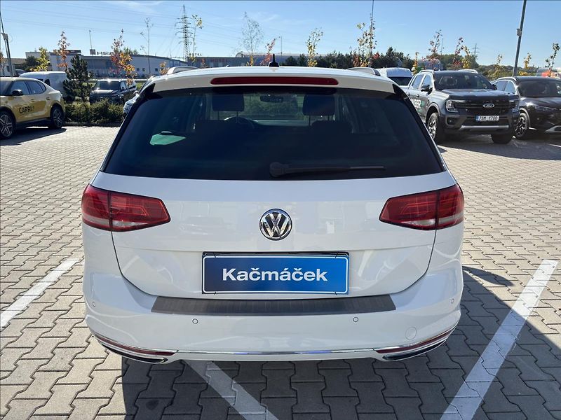 Volkswagen Passat 2,0 TDI 140kW DSG Comfortline - fotka 4 z 41