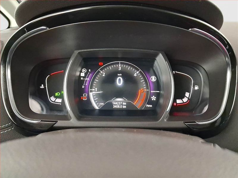 Renault Espace (2016) 1.6 dCi, Automat, 7 míst, Kůže - fotka 11 z 31