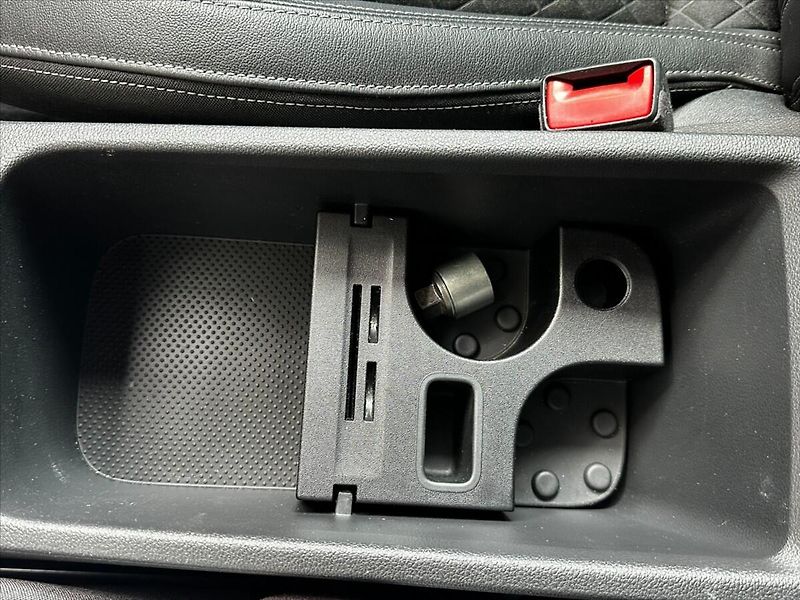 Škoda Karoq 1,6 TDI 85kW STYLE CZ-SERVIS!! - fotka 35 z 42