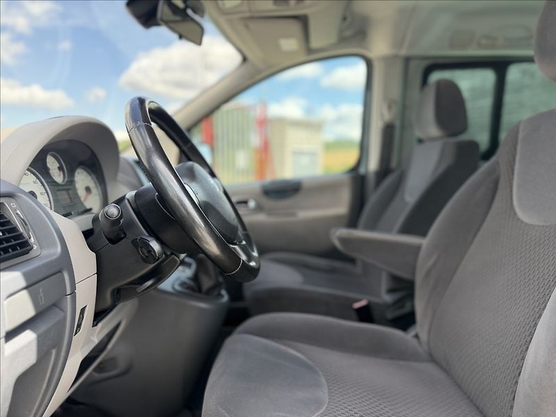 Peugeot Expert 2,0 100kW NAVI,TAŽNÉ,8 SEDADEL - fotka 8 z 28