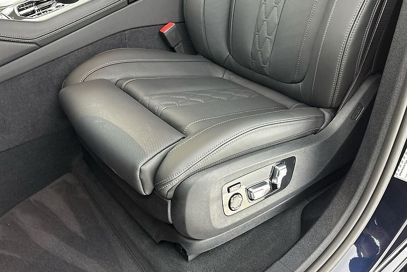 BMW X6 xDrive40d - fotka 7 z 14