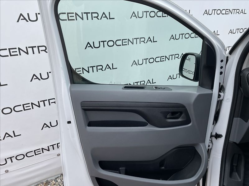 Toyota ProAce 2,0 D,106kW,L2,8míst,DPH - fotka 17 z 20