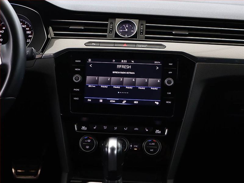 Volkswagen Arteon (2019) R-line 2.0 TSI - fotka 10 z 22