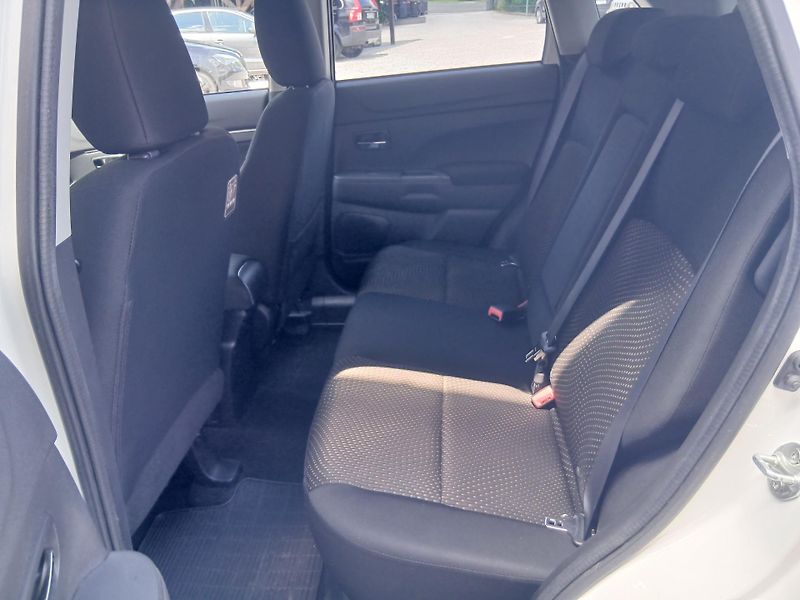 Mitsubishi ASX 2.3 Di-D AWD ČR 2.MAJ - fotka 11 z 33