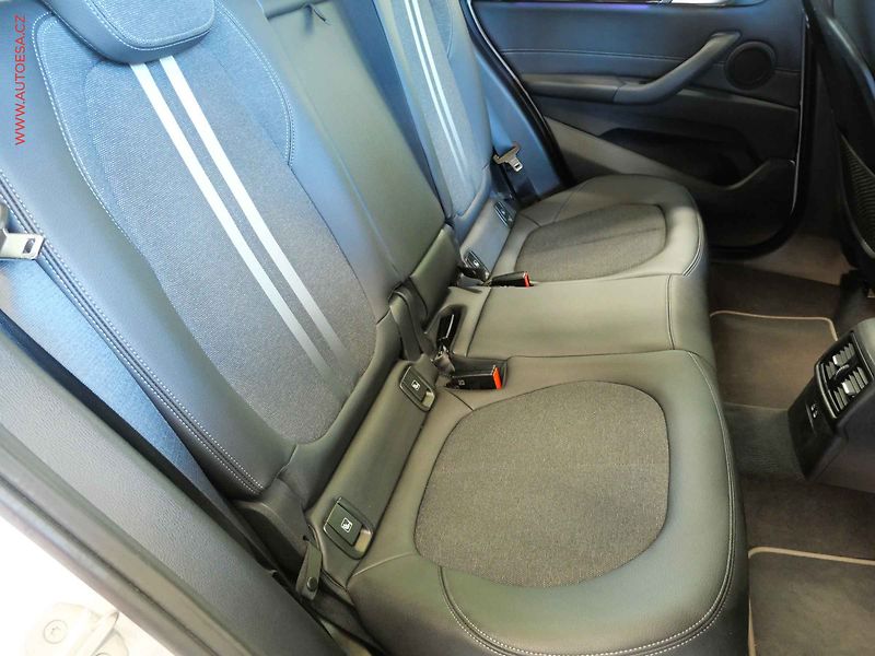 BMW X1 (2019) 2.0D XDRIVE18D, 2.maj,ČR, AT - fotka 13 z 23
