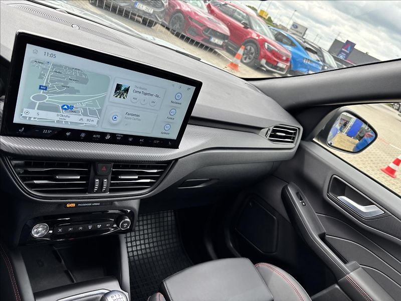 Ford Kuga 1,5 EcoBoost 111 kW ST-Line X - fotka 40 z 42