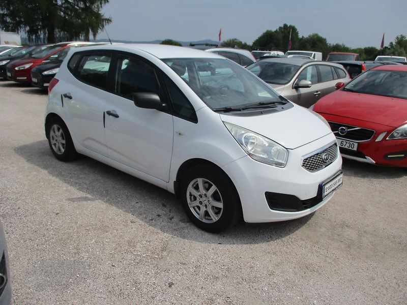 Kia Venga (2011) 1,4i - fotka 2 z 11
