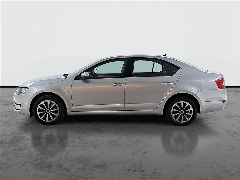 Škoda Octavia (2014) 1.2 TSI, Navi, Park. senzory - fotka 3 z 19