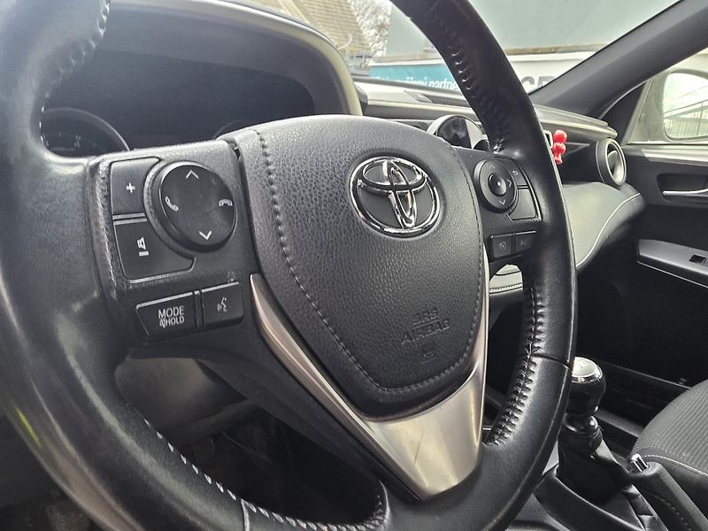 Toyota RAV4 2.0-1.MAJITEL-TAŽNÉ-KAMERA - fotka 12 z 12