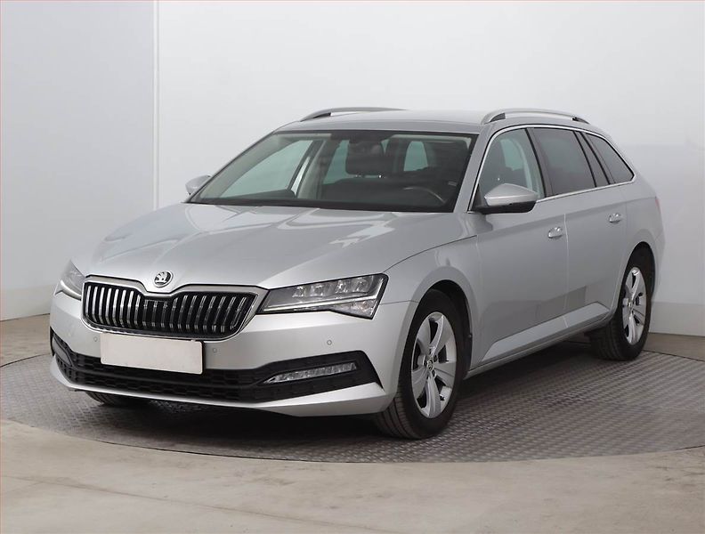 Škoda Superb (2022) 2.0 TDI - fotka 2 z 20