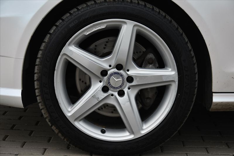 Mercedes-Benz CLS 350 CDI 195kW 4MATIC ČR - fotka 9 z 24