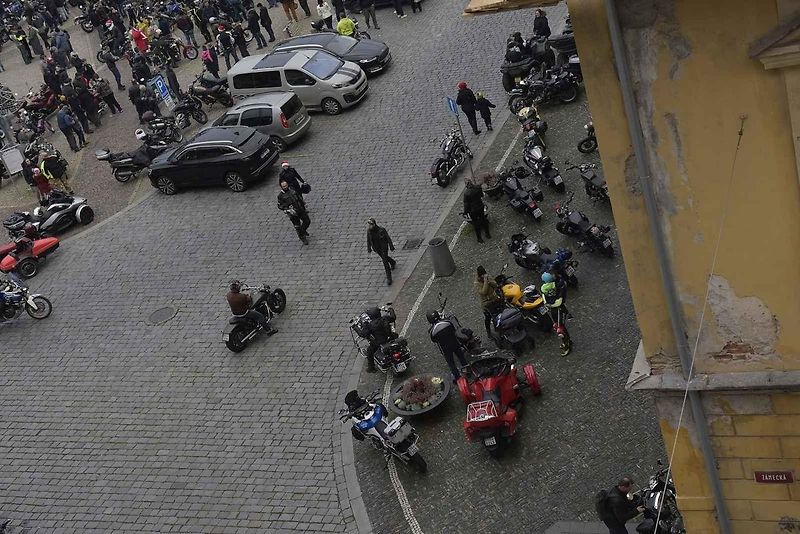 Štědrodenní motorkářská vyjížďka se srazem na Karlově náměstí v Kolíně.
