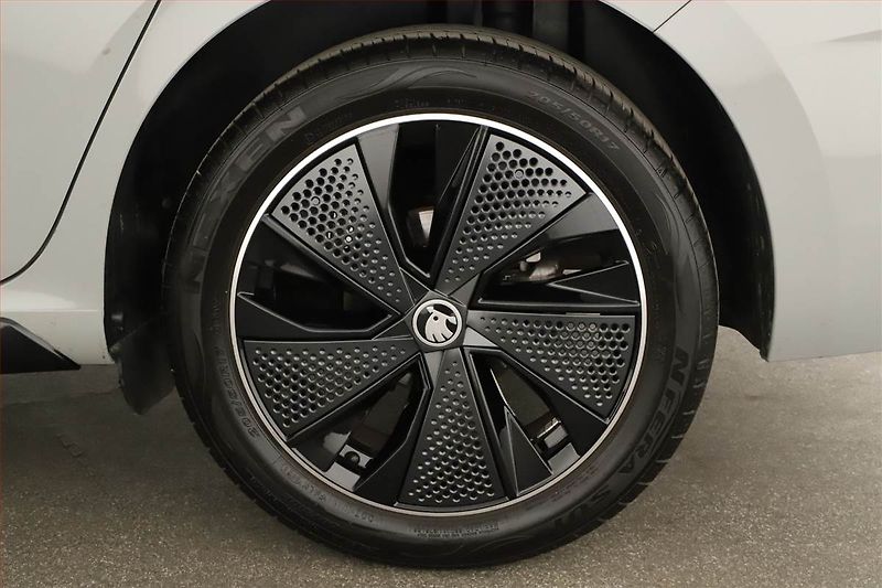 Škoda Scala (2025) 1.0 TSI, MONTE CARLO, KAMERA - fotka 11 z 14