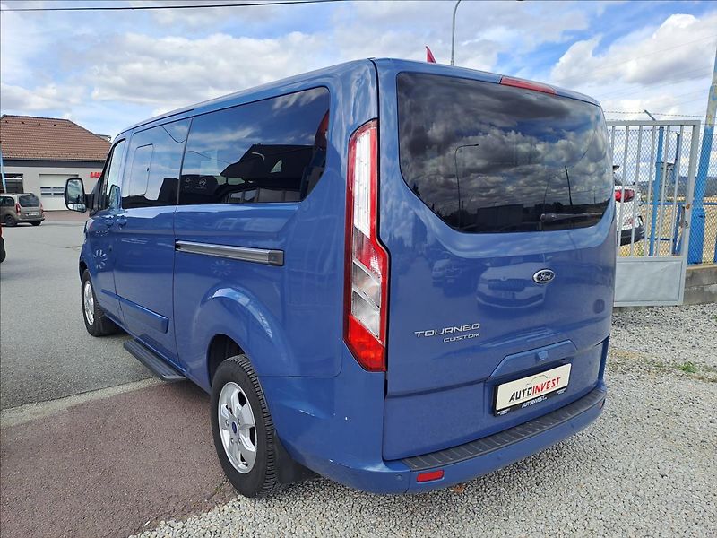 Ford Tourneo Custom 2,0 TDCI 9.MÍST - fotka 4 z 18