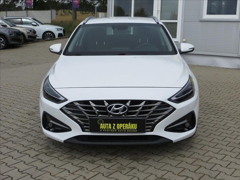 Hyundai i30 1,0 T-GDI DCT Comfort ČR - fotka 2 z 23