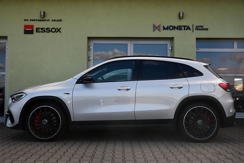 Mercedes-Benz GLA 45S AMG 4MATIC+PANO - fotka 11 z 53